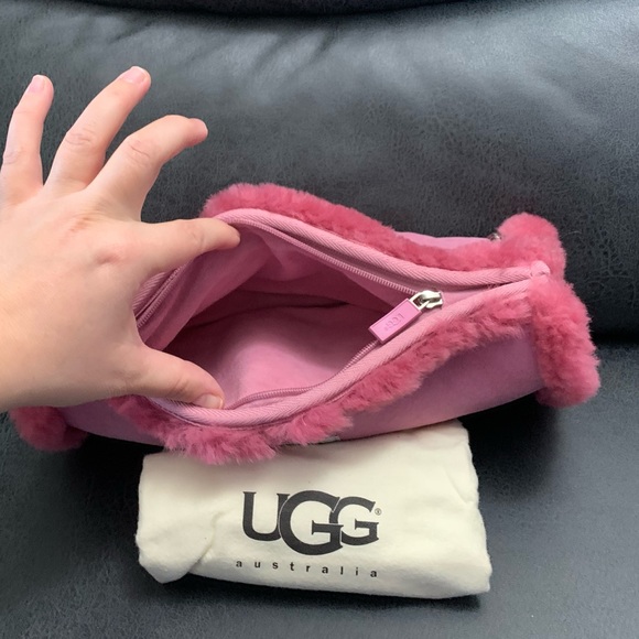UGG MUFF PINK BAG NEW WITH TAGS and Dust bag - Picture 4 of 6